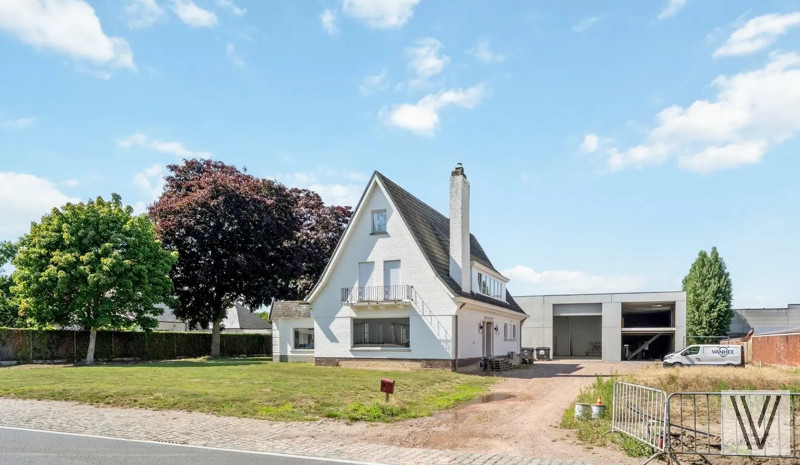 Commercial à vendre à Oostrozebeke avec 6 chambres - photo 1