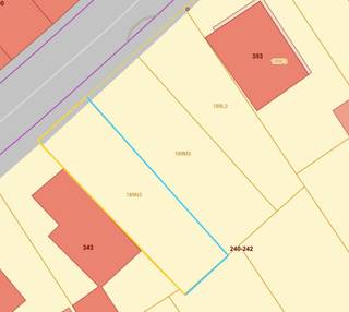 Dit vlakke perceel bouwgrond is ideaal gelegen, net buiten de ring van Tienen met een zeer goede bereikbaarheid en op wandelafstand van...