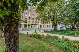 <p><span>COMFORT KOT</span></p><p><span> </span></p><p><span>We are thrilled to introduce you to the brand-new & sustainable student residence De Speurder. Located in an iconic spot in Ledeberg 🎓, near ’t Zuid & the Ghent city ring road. We’re just a few minutes’ bike ride from popular attractions such as Sint-Pietersplein, the Overpoort, and various campuses (Ugent, Artevelde University College, HOGENT, LUCA School of Arts, KASK & Conservatory)—literally situated between the city & and campus life. </span></p><p><span>The former location of the interior design store De Speurder in Ghent will be home to 81 student rooms starting in September 2026. Not just a basic dorm room, but a place you’ll actually want to live: lots of light, sleekly furnished, and completely ready for your student life 📚 And the icing on the cake? 🍒 The </span><span>panoramic rooftop terrace</span><span>. The place where you can unwind after a long day of classes. Chill with friends, enjoy the view of Ghent, or kick off your evening here before heading into the city. 🌇</span></p><p><span> </span></p><p><span>Comfort</span><span> Room<br />15m² | Shared bathroom facilities | 17 units<br /><br />Specifications: <br />- Rent: 500.00 euros + 120.00 euros in shared expenses <br /></span><span>(shared expenses: water, heating, electricity, and internet)#</span><span>NewLine#- Furnished student room <br />- Private sink<br />- Shared bathrooms<br />- Shared kitchen/living area<br />- Shared lounge areas </span></p><p><span> </span></p><p><span>Are you as convinced as we are that De Speurder residence is the ideal place to stay during your time as a student? Request a tour via the following link: </span></p><p><span><span>https://yourent.pillar.estate/request-visit?access_token=bf52c5d7-f534-4718-a361-ccd47263af17</span></span></p><p><span> </span></p><p><span>If you’re not ready for a tour yet but would like more information, please contact Pillar at <span>, info@pillar.estate</span></span><span>, or by phone at 033 695 695. <br /><br />*The floor areas are for reference only. Pillar cannot be held responsible for the accuracy of the information provided. </span></p><p><span> </span></p>