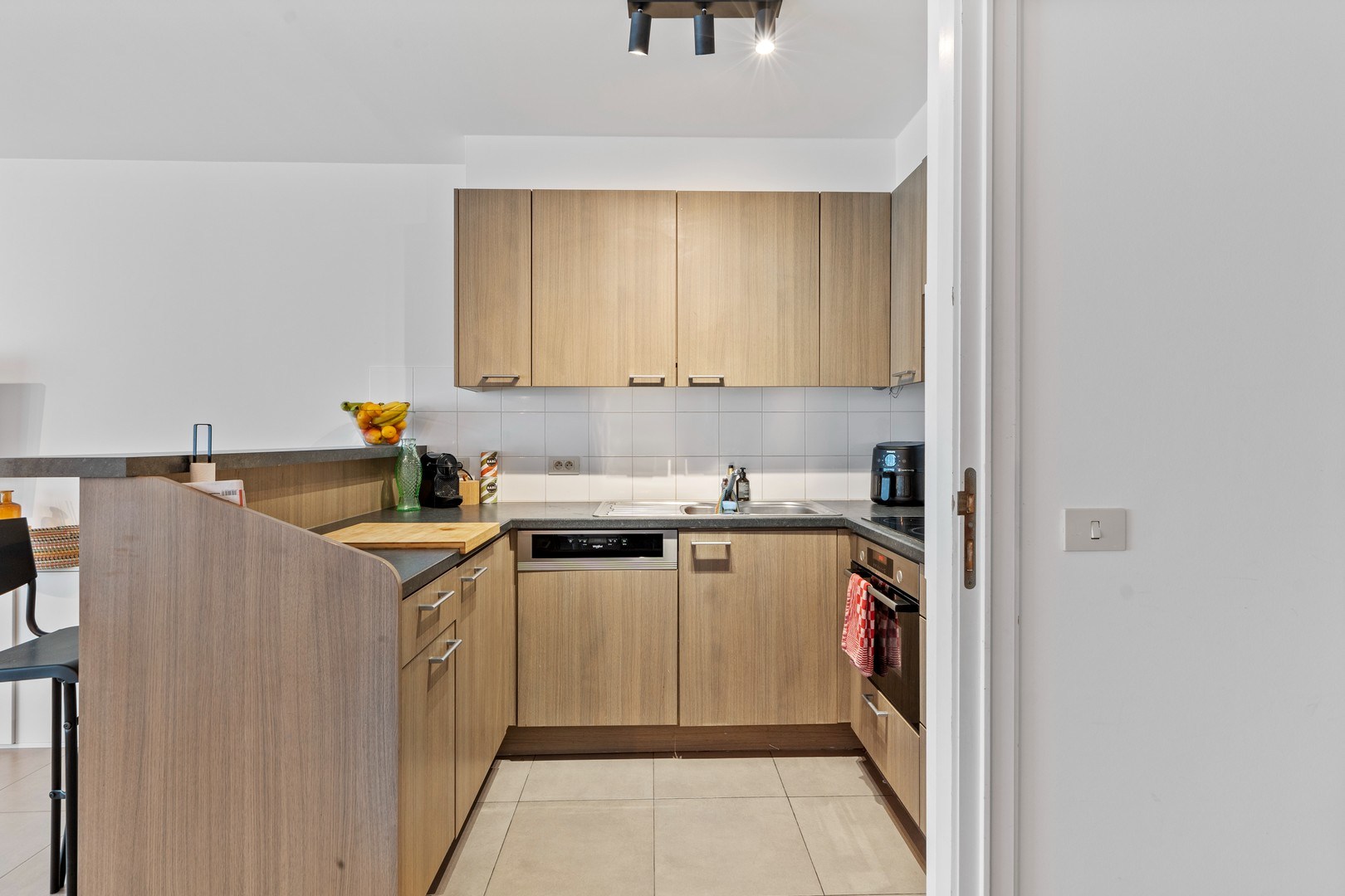 Goed onderhouden 1-slaapkamerappartement met bureauruimte te huur in Koksijde-Dorp - foto 2