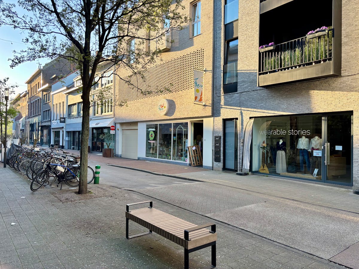 Handelspand met vitrine te huur in het centrum van Hasselt - foto 2