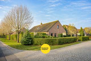 Charmante villa met 3 (tot 4) slaapkamers in rustige woonwijk te NieuwpoortIn een doodlopende straat in Nieuwpoort bevindt zich deze solide...