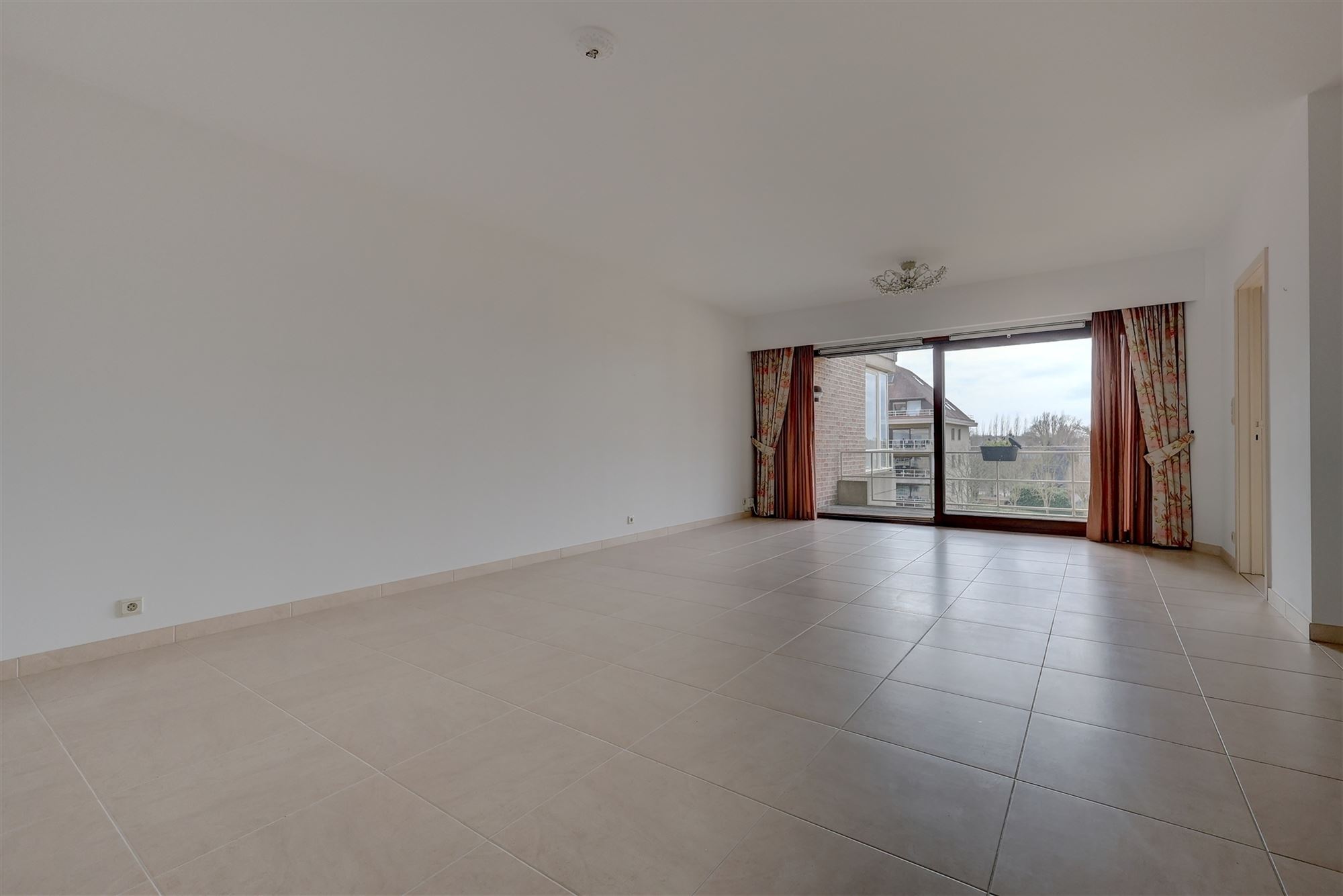 Ruim appartement met twee slaapkamers en terras te huur in residentie Nachtegalenhof - foto 4