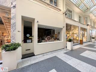 Handelspand op sfeervolle ligging in de James Ensorgalerij te Oostende centrum - welgekende overdekte winkelgalerij - gelijkvloers 30m² bestaande...