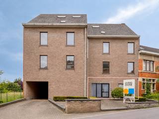 <p>This apartment to update with a private garage is located in a small-scale residence with only five units, in a quiet setting within walking distance of Leuven city centre. Its fully private entrance, large private garden and generous layout create an exceptional sense of space and independence.</p><p>The property is accessed directly through its own front door, without passing through a communal entrance hall. The spacious rooms and abundant natural light immediately create an open and pleasant atmosphere. The living area provides ample room for a generous sitting area and dining space and offers an excellent foundation for a contemporary redesign.</p><p>The apartment currently includes two bedrooms, but can easily be converted into a three-bedroom property. The space that can be divided already has its own separate door. A simple partition wall is therefore sufficient to create a full third bedroom without the need for major structural works. This flexible layout makes the property suitable for a couple, a family or anyone looking for an additional home office or guest room.</p><p>Updating works are required, offering you the opportunity to select the materials, colours and layout according to your own preferences. The large rooms and natural light provide a strong basis for creating a spacious and comfortable home.</p><p>The large private garden is undoubtedly one of the property’s main features. It offers plenty of outdoor space for relaxing, gardening, allowing children to play or spending time with family and friends. Together with the private entrance, the garden gives the apartment almost the comfort and privacy of a bungalow.</p><p>A private garage is included in the sale. It provides convenient parking and can also be used as valuable additional storage space, adding significant value in this central Leuven location.</p><p>The location combines peace, privacy and excellent accessibility. Leuven city centre is within walking distance, placing shops, restaurants, public transport and everyday amenities close at hand. You can enjoy convenient city living while benefiting from an exceptional amount of indoor and outdoor space.</p><p>Would you like to be among the first to discover the potential of this apartment with a large garden and private garage? The sale starts with an exclusive Avant-Première on 5 August. Book your visit through the purple ‘Make an appointment’ button on our website. The bidding period runs until 10 August at 9.00 pm. The Avant-Première regulations are available under downloads.</p>