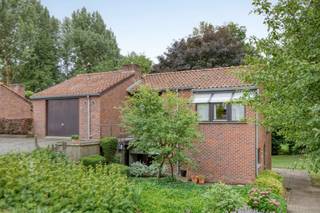Dans le charmant Mal, hameau de Tongres-Borgloon, vous trouverez cette maison individuelle avec un jardin magnifique et un garage. La...