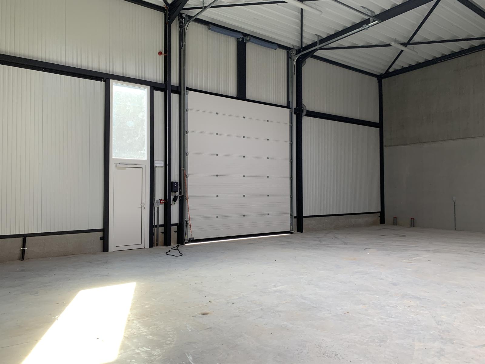 Commercial for rent in Maaseik - photo 5