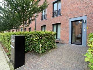 In het centrum van Brecht op wandelafstand van winkels, openbaar vervoer, scholen, restaurants, oprit vind je dit prachtig afgewerkte luxe...