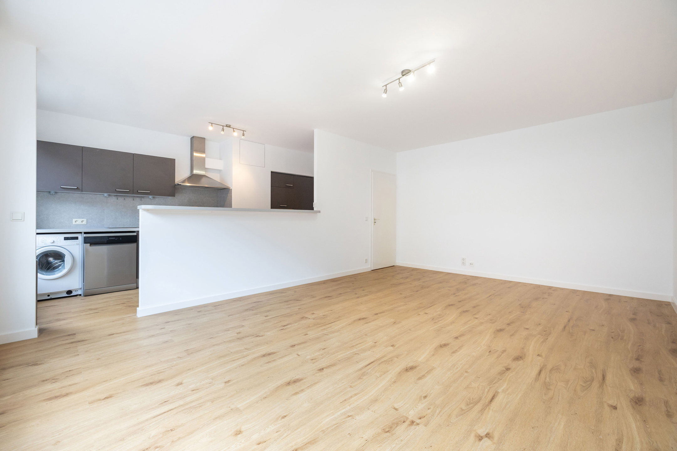 Apartment for rent in Ixelles with 2 bedrooms - photo 2