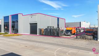 Bij ImmoFusion 7/7 “open huis” : klik op onze 3D-TOUR.Ervaar vastgoed alsof je er zelf doorloopt!Welkom in dit recente, instapklare magazijn gelegen...