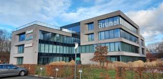 - Kantoorruimte +/- 660m² op de 2de verdieping- Uitstekend gelegen naast de E19.- Parkeergelegenheid- Bedrijfsrestaurant- Airco...