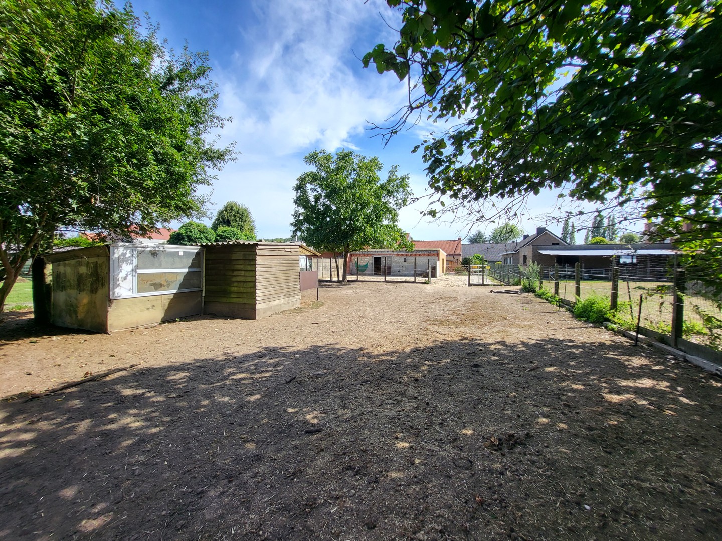 Karaktervolle eigendom met uitzonderlijk potentieel, paardenstal en 2 ruime garages op 2.550 m², met 248 m² bewoonbare oppervlakte. - foto 5