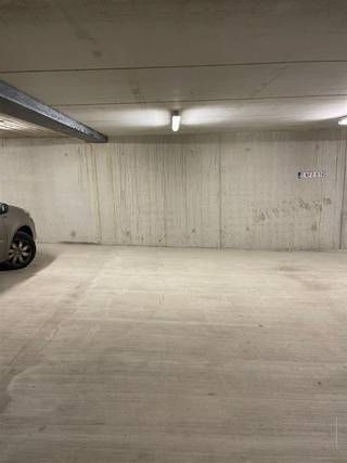 <p><span>Ondergrondse autostaanplaats</span></p><p><span>Ruime ondergrondse autostaanplaats gelegen in residentie Plantsoen te Boom. </span></p><p><span> </span></p><p><span>Afmetingen: 2.5 x 5 m </span></p><p><span> </span></p><p><span>Meteen beschikbaar</span></p><p><span> </span></p>