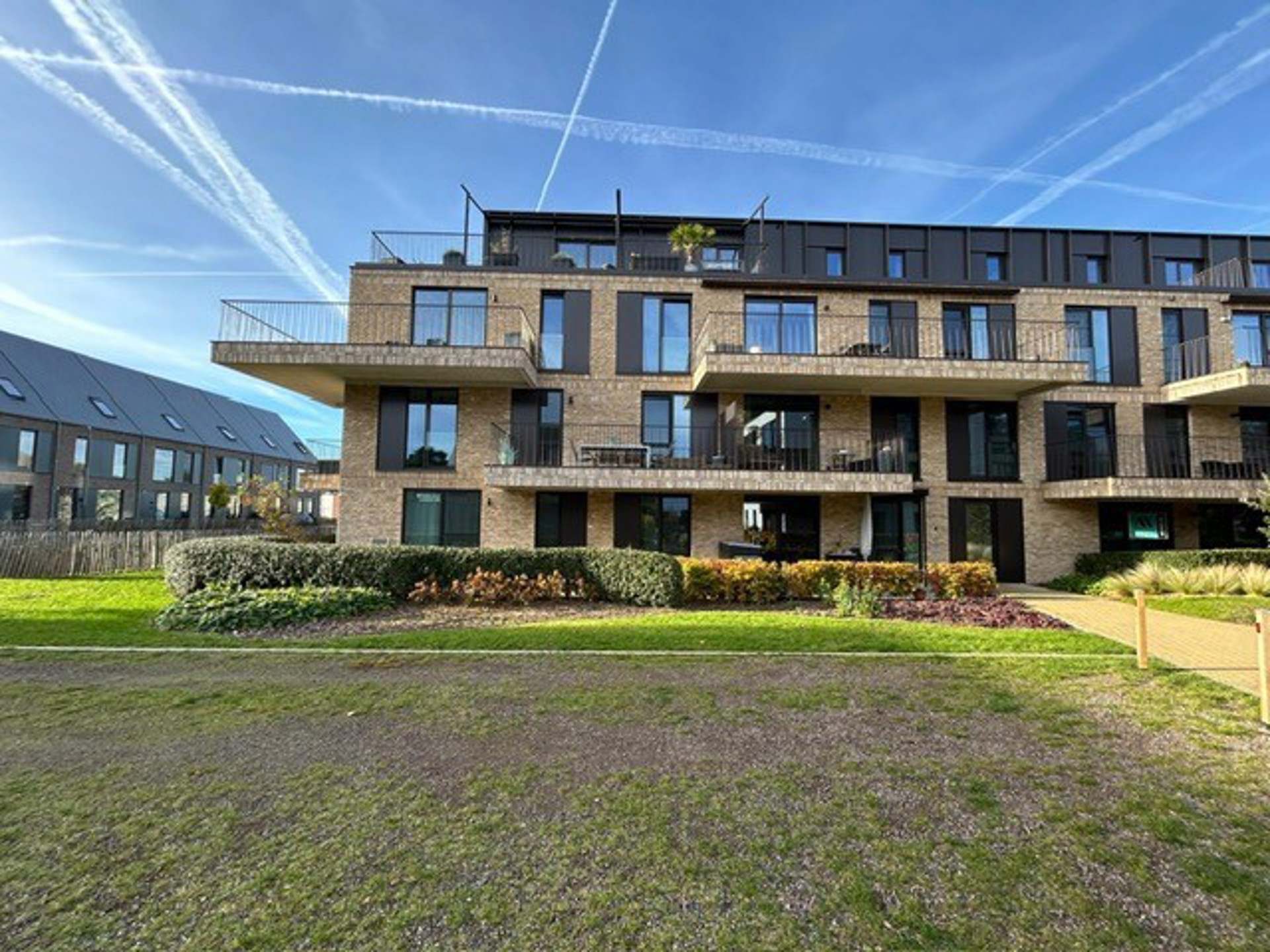 Recent appartement op de eerste verdieping - foto 1