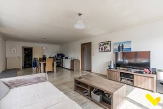 Ruim tweeslaapkamer appartement op centrale locatie!Dit appartement is gelegen op de eerste verdieping en beschikt over een eigen private inkom.Via...