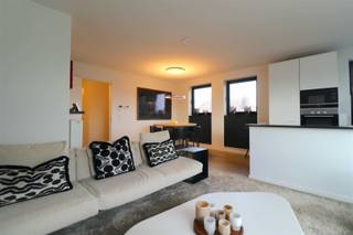 Hedendaags wonen op toplocatie te Antwerpen? Ontdek dit moderne appartement met 2 slaapkamers, groot terras en een schitterende lichtinval.Het...