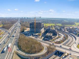 Deze nieuwbouw kantoren van maar liefst 1.911 m² zijn fenomenaal gelegen en te huur met een uitstekende zichtbaarheid langs de...