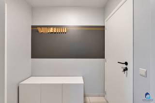 Dit instapklare duplexappartement, gelegen aan de Hasseltsesteenweg 61 in Kortessem, biedt een comfortabele woonbeleving op een centrale...