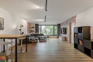 Op een fantastische locatie in het centrum van Haacht bevindt zich dit energiezuinig appartement met drie slaapkamers. U geniet hier van...