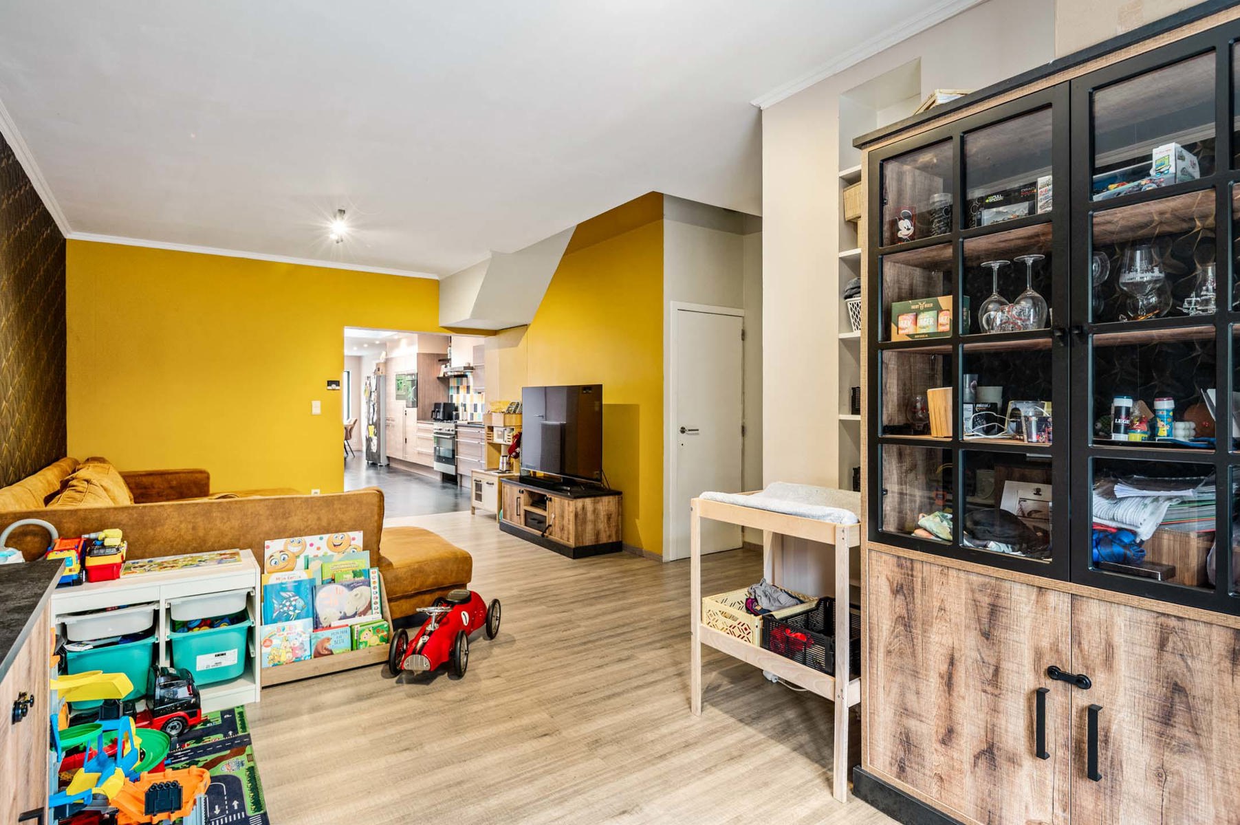 Gezinswoning met 4 slaapkamers, tuin en veel potentieel - foto 4