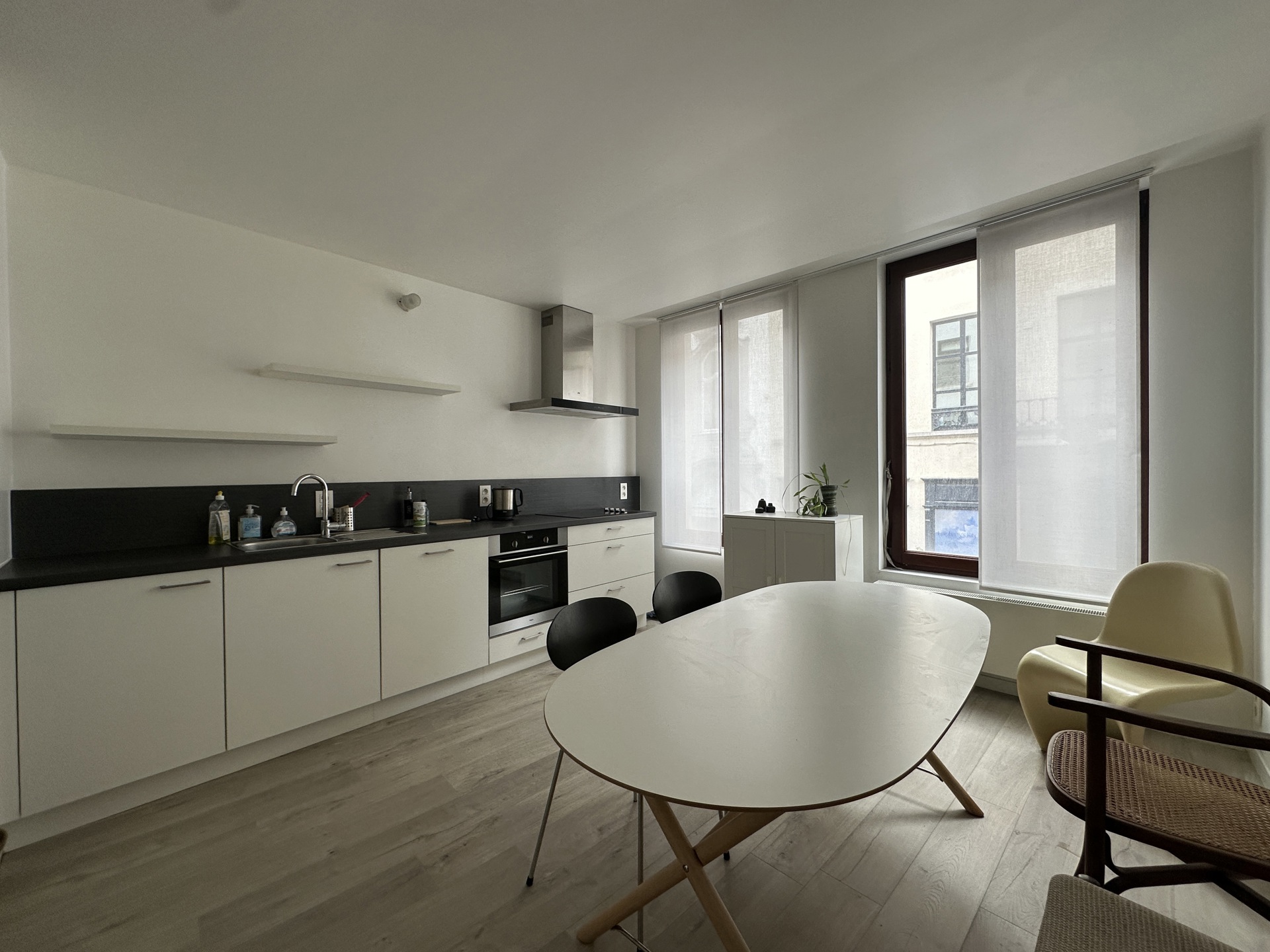 Ruim gemeubeld triplex appartement in het historisch centrum - foto 5