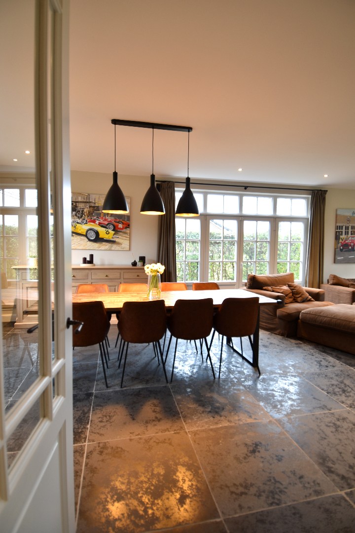 Charmante, gezinswoning in landelijke stijl met 5 slaapkamers, garage en zonnige tuin te koop in Bellegem - foto 5