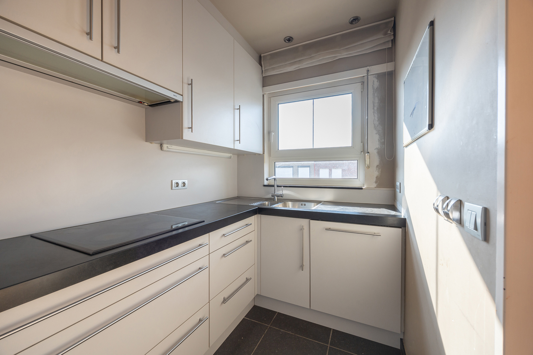 INSTAPKLAAR 2 SLAAPKAMER APPARTEMENT MET GARAGE - foto 4