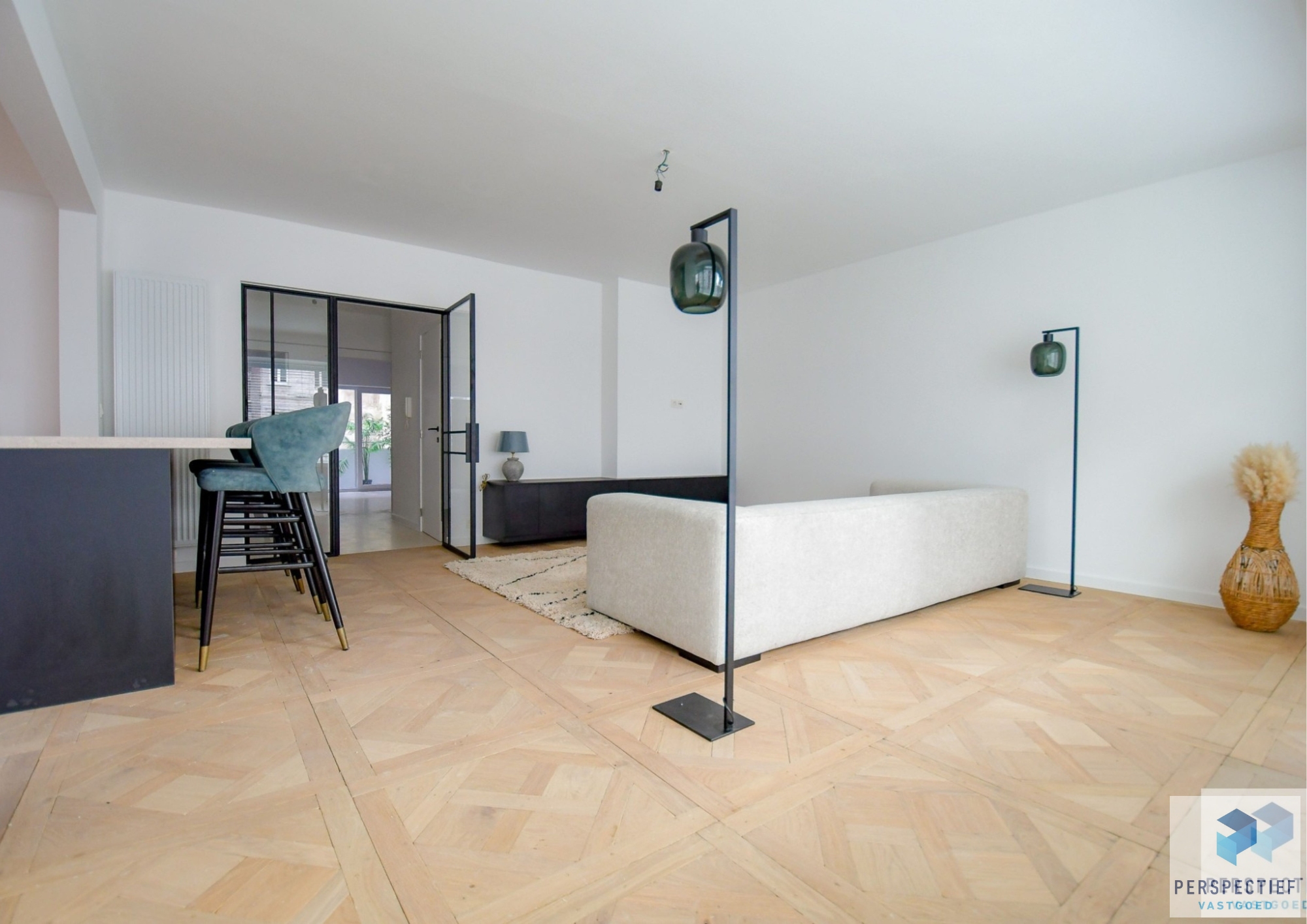 RUIM LICHTRIJK GERENOVEERD APPARTEMENT aan het LEOPOLD PARK - foto 3