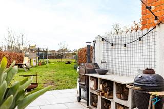 Te koop in Berlare: Ontdek deze volledig gerenoveerde en instapklare woning in Berlare, waar comfort en hedendaags wonen perfect samenkomen.De woning...