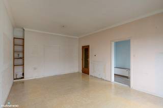 VOORTREFFELIJK GELEGEN APPARTEMENT MET GARAGEBOX EN 2 SLAAPKAMERS IN HARTJE GENK*** Bekijkt U deze woning via een aanverwante website? Surf dan naar...