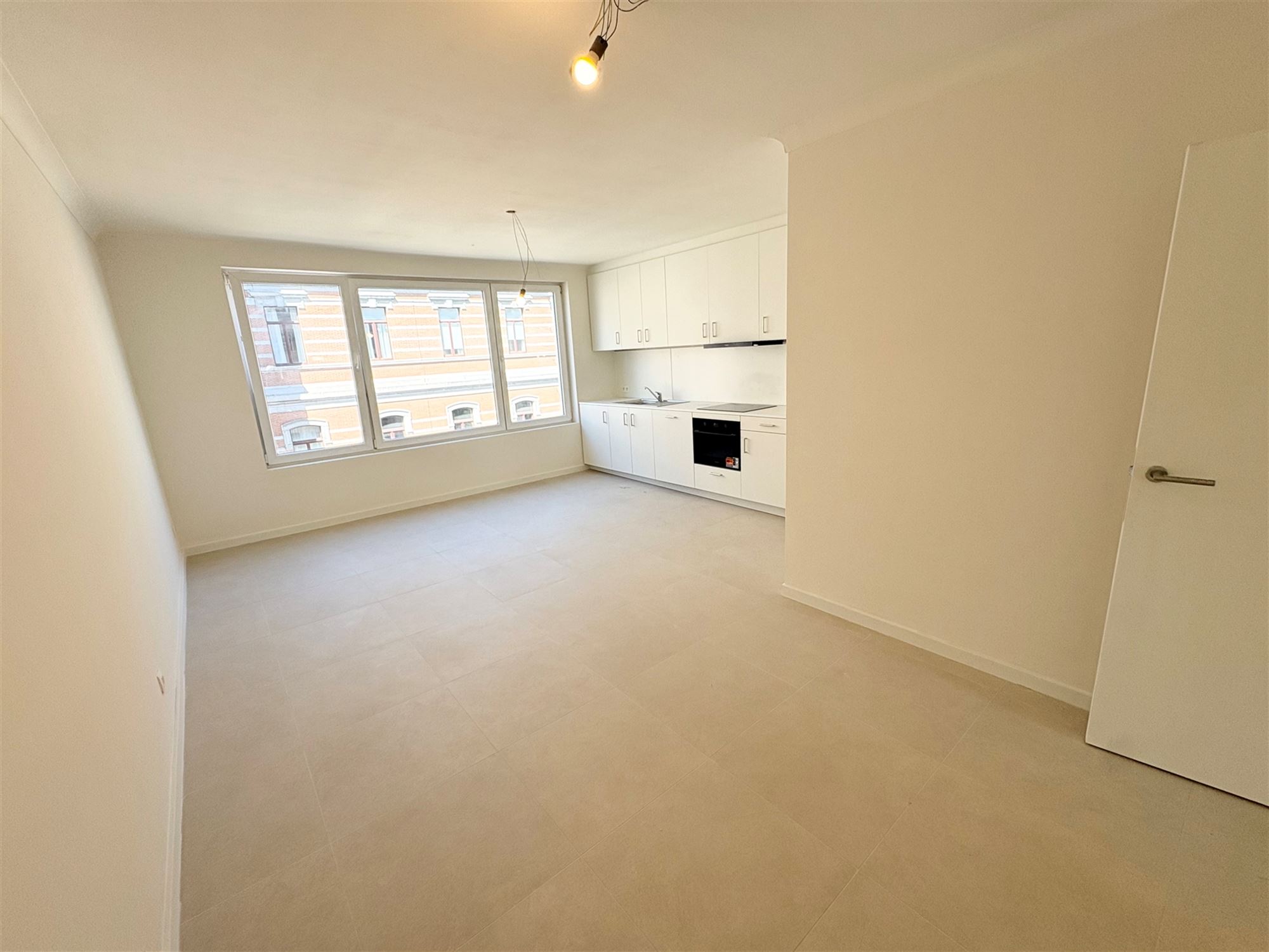 Prachtige vernieuwd 2 slpk appartement. - foto 2