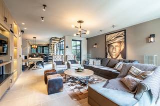 Instapklare moderne woning met verwarmd zwembad – vlak bij Knokke-CentrumOp enkele minuten van het centrum van Knokke bevindt zich deze instapklare,...