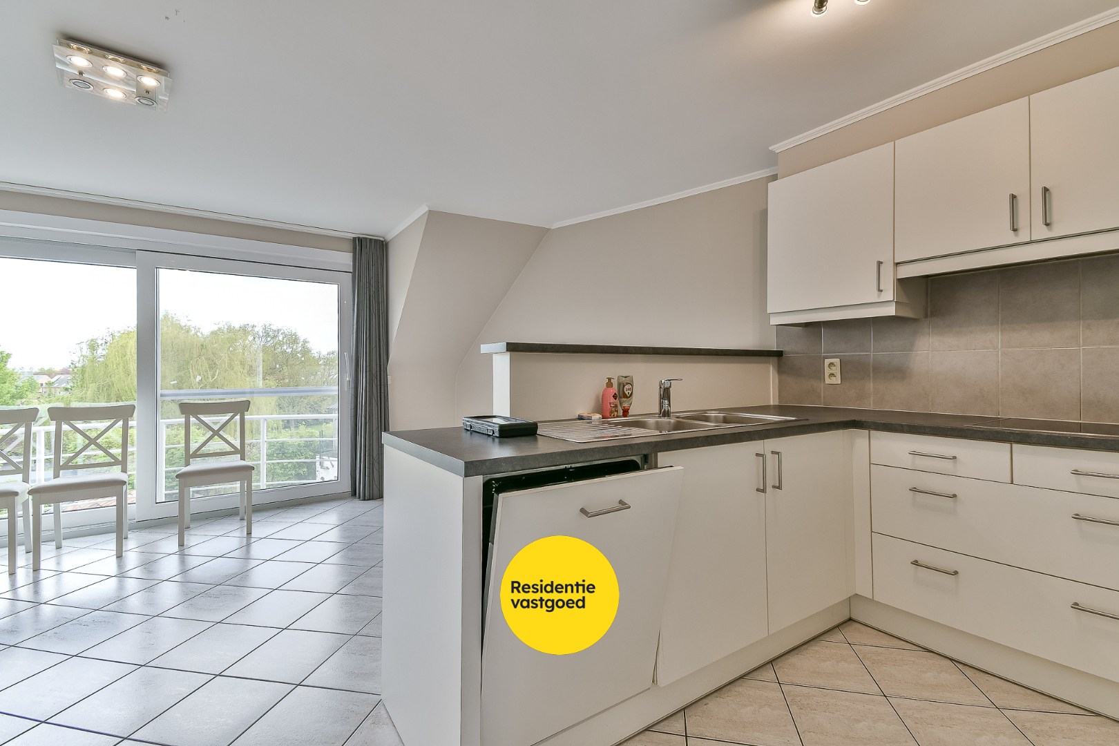 Lichtrijk appartement met 1 slaapkamer op de tweede étage te Westkerke - foto 4
