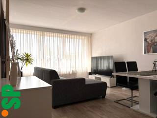Het appartement heeft de volgende indeling: Men komt binnen in de inkomhal met het aparte toilet en de ingerichte badkamer (tegels, lavabomeubel, bad met douchemogelijkheid; 4m²). Van hieruit kan men naar de ruime en lichtrijke living (novilon; 20m²) met de ingerichte keuken (novilon, kasten, dampkap, elektrisch kookvuur, spoelbak; 4m²). Verder is er nog 1 slaapkamer aanwezig (novilon; 9m²).<br /><br />Het appartement beschikt nog over een ruime, privatieve kelderberging en achteraan een afgesloten garagebox.<br /><br />- € 25 algemene onkosten<br />- EPC = 294 kWh/m²<br />- CV = Aardgas<br />- Geen huisdieren toegelaten! <br /><br />Voor bijkomende inlichtingen of een bezoek ter plaatse kan u steeds vrijblijvend contact opnemen met Immo S|P op het nummer 014/59.10.20. of via info@immosp.be.
