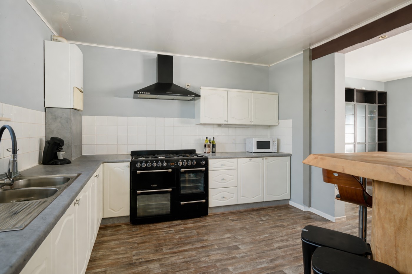 Praktijkruimte/winkel met bovenliggend duplex-appartement in het centrum van Berendrecht - foto 4