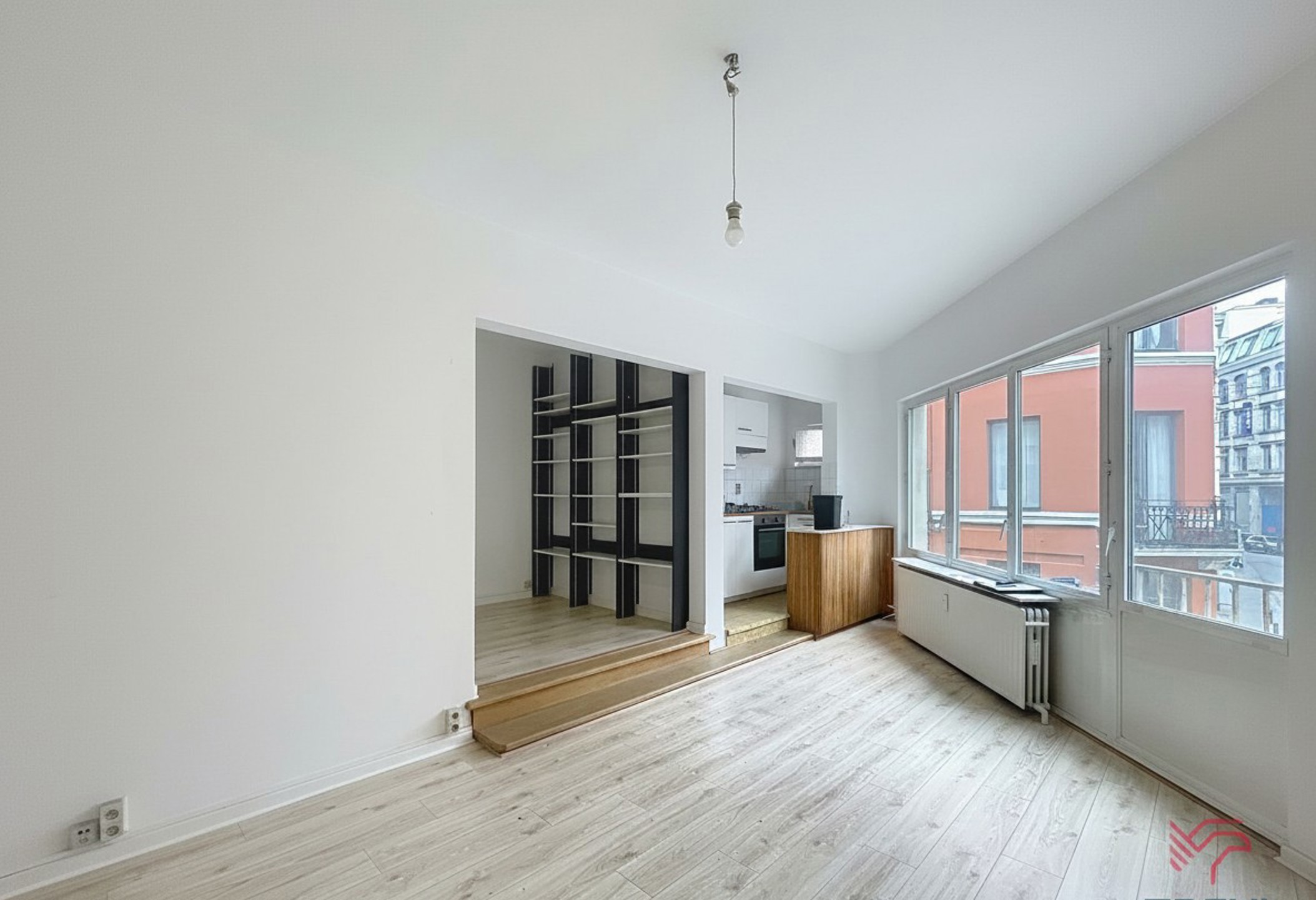 Ruime studio vlak bij Stéphanie - foto 2