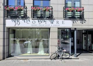 Zeer ruim, modern en uitstekend verlicht handelspand. Centraal gelegen en zeer goed bereikbaar aan de kleine ring van Hasselt.Ideaal voor...