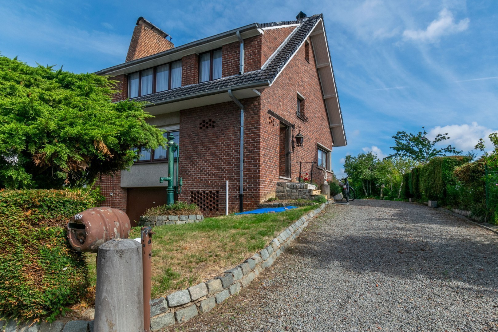 RUIME WONING MET 3 SLAAPKAMERS, GARAGE & TUIN ! - foto 5