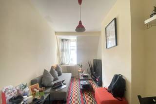 Gelegen tussen Schuman en het Ambriorixplein, in het hart van de Europese wijk, bieden wij u dit appartement van ongeveer 45 m² aan op de...
