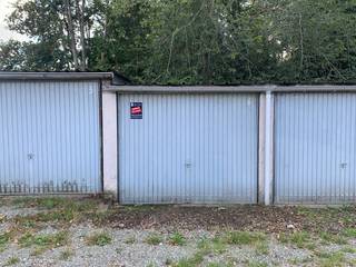 Bent u het beu om elke dag parking te zoeken of maandelijks huur te betalen voor uw parking? Grijp dan deze kans om een garagebox aan te kopen op een centrale ligging te Kessel-Lo.<br /><br />Indien u de garagebox graag bezoekt dan kan u mij steeds bereiken via arnaut@immojanstas.be of 0495292080.