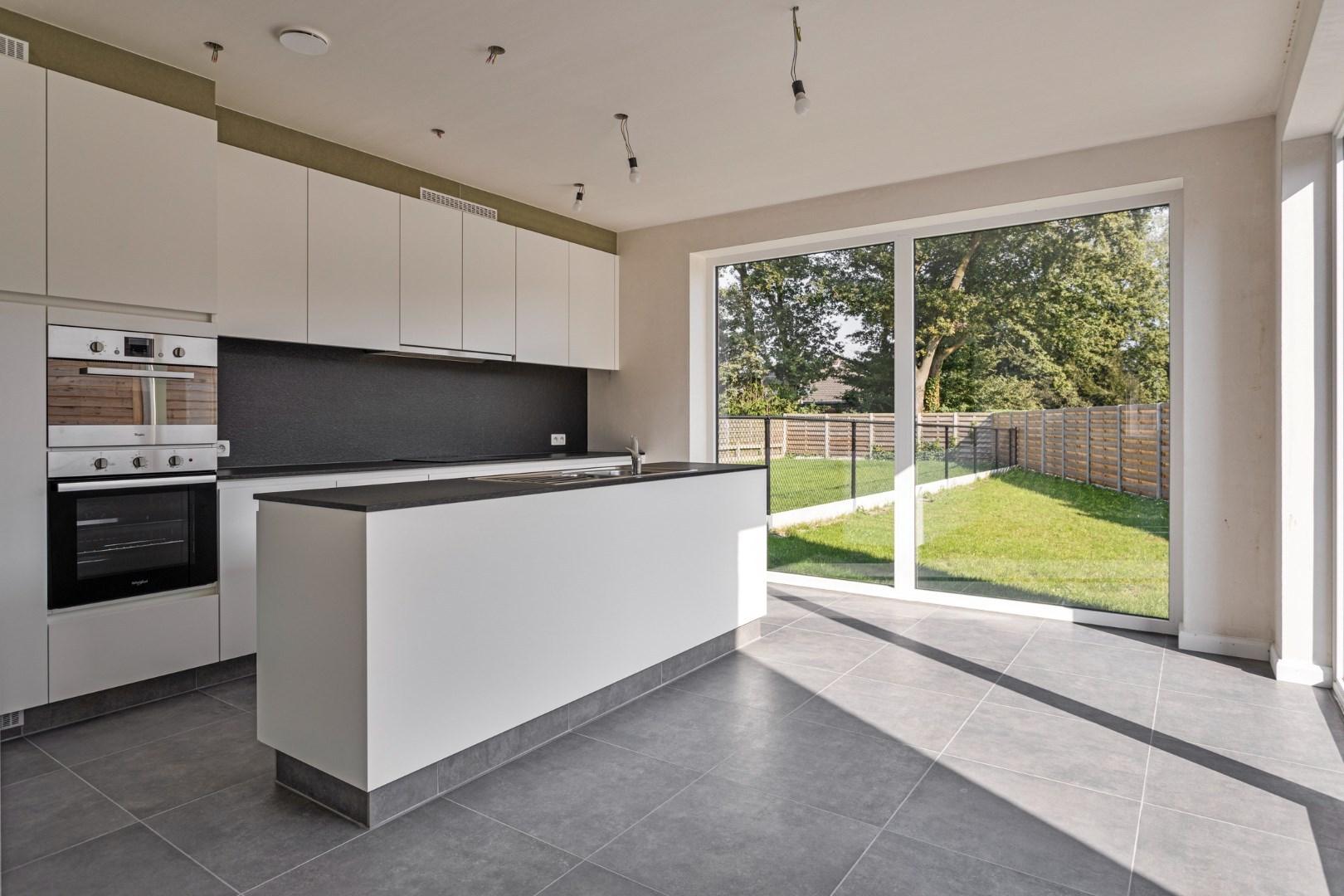 Ruime en kwalitatief afgewerkte nieuwbouw (HOB) met 3 ruime slpks op 412 m² te Olen ! - foto 5