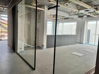 BELANGRIJKSTE KENMERKEN- nieuwbouw magazijn met kantoor- 1.500m² magazijn (mogelijkheid totaal 3.000m² te huren)- gelijkvloers kantoor, 260m² kantoor...