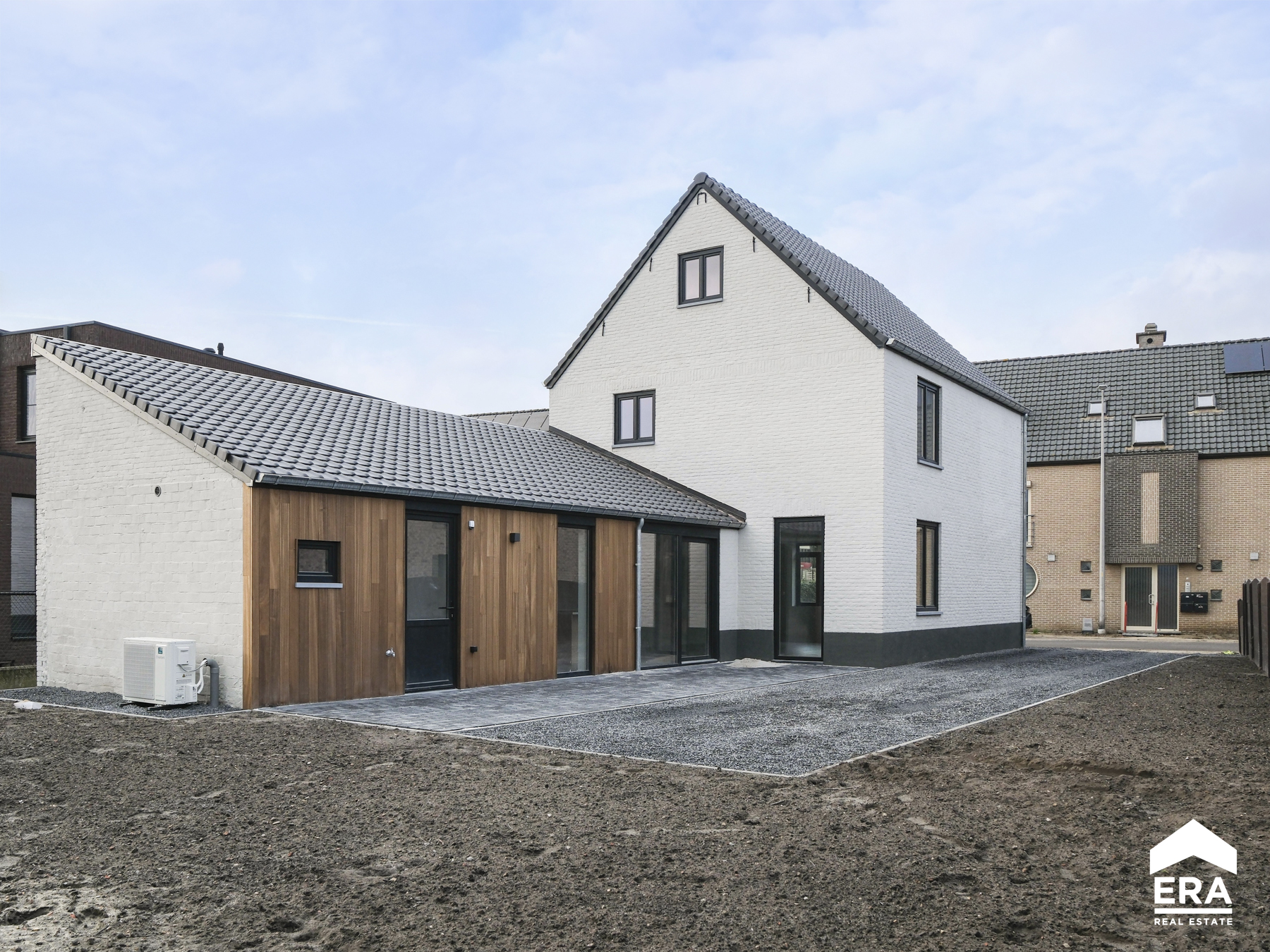 Gerenoveerde woning in het centrum van Overpelt - foto 1