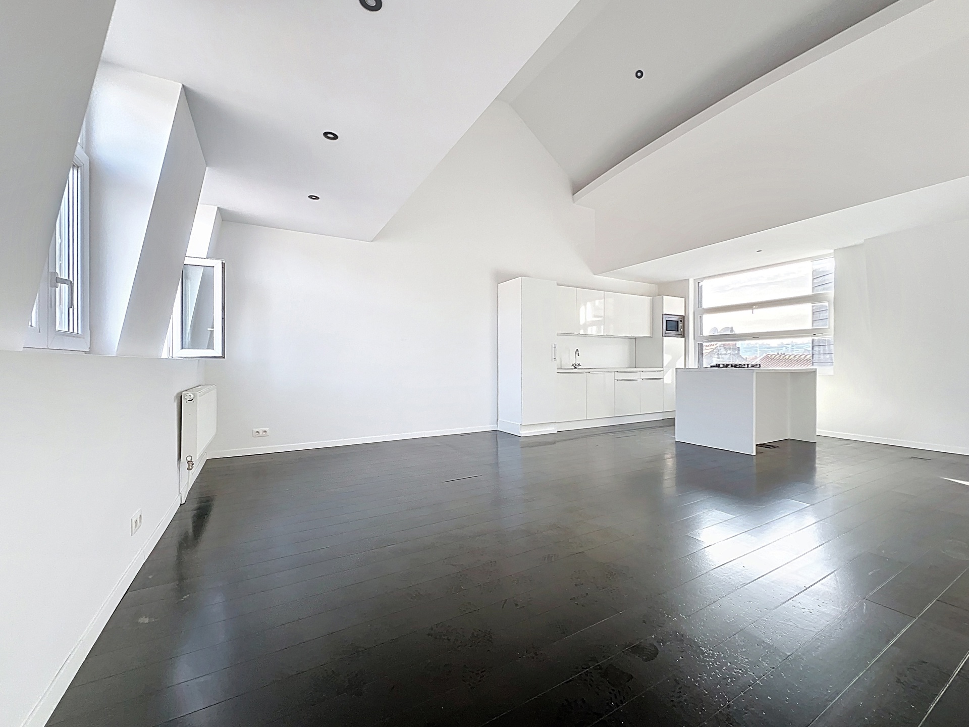 Gerenoveerde triplex met 3 slaapkamers te koop in Schaarbeek - foto 2