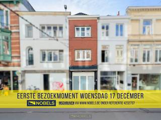 <span><span><strong>1ste bezoekdag woensdag 17 december! Inschrijven kan via www.nobels.be onder referentienummer 4232737</strong></span></span><span><span><strong>.</strong></span></span><br /><br />HANDELSPAND MET WOONST bestaande uit een RUIME WOONST en een GELIJKVLOERS HANDELSGEDEELTE, gelegen op een TOPLOCATIE in CENTRUM Gent. Deze eigendom bevindt zich in het HART VAN DE STAD, op WANDELAFSTAND van winkels, universiteiten, horeca en openbaar vervoer, en biedt een UITSTEKENDE OPPORTUNITEIT als woonst of INVESTERINGSEIGENDOM. Een VEELZIJDIGE EIGENDOM met GROOT POTENTIEEL, ideaal voor wie op zoek is naar een CENTRALE UITVALSBASIS in Gent of een INTERESSANTE INVESTERING met COMMERCIËLE DOELEINDEN.<br />Via de gemeenschappelijke inkomhal bereikt u op het gelijkvloers een handelsgedeelte, voorzien van een ingerichte keuken, toilet en aparte badkamer. Op de 1ste verdieping bevindt zich de ingerichte keuken van de woonst, met aansluitend 2 slaapkamers en een badkamer. De 2de verdieping omvat een ruime leefruimte. De 3de verdieping bestaat uit een slaapkamer, apart toilet en badkamer, ideaal voor een inwonend kind of student.<br /><br />Adres: Burgstraat 143, 9000 Gent<br /><br />EPC: 240 kWh/m², G-score en P-score C, Geen renovatieverplichting van toepassing