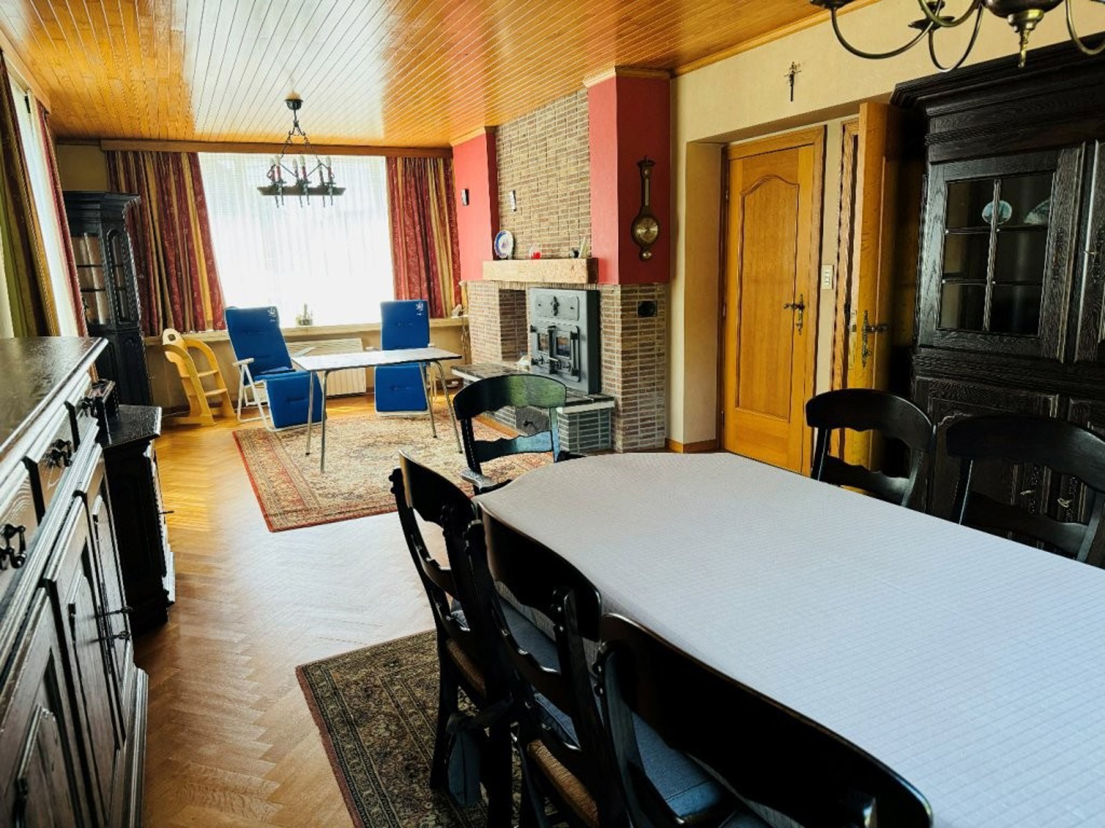 Ruime woning met 4 slaapkamers, garage en tuin. - foto 5