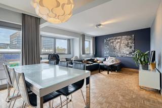 Dit lichtrijke appartement te koop, gelegen aan de Sint-Lievenslaan, is de ideale uitvalsbasis voor zowel jonge professionals, starters...