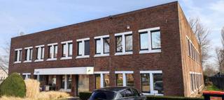 Fenomenaal gelegen kantoorruimte met een oppervlakte van 576 m² en 24 privatieve parkeerplaatsen te huur op amper 400 m van de Leuvensesteenweg en...