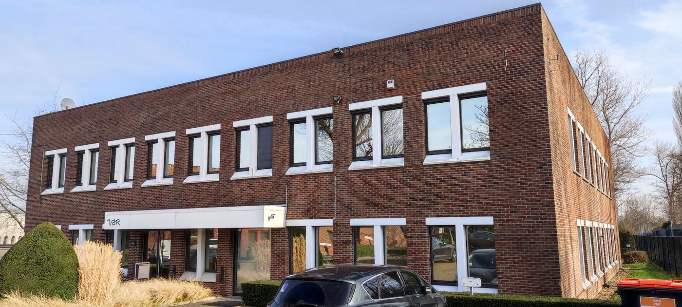 576 m² instapklare kantoren nabij de Leuvensesteenweg en E40 - photo 1