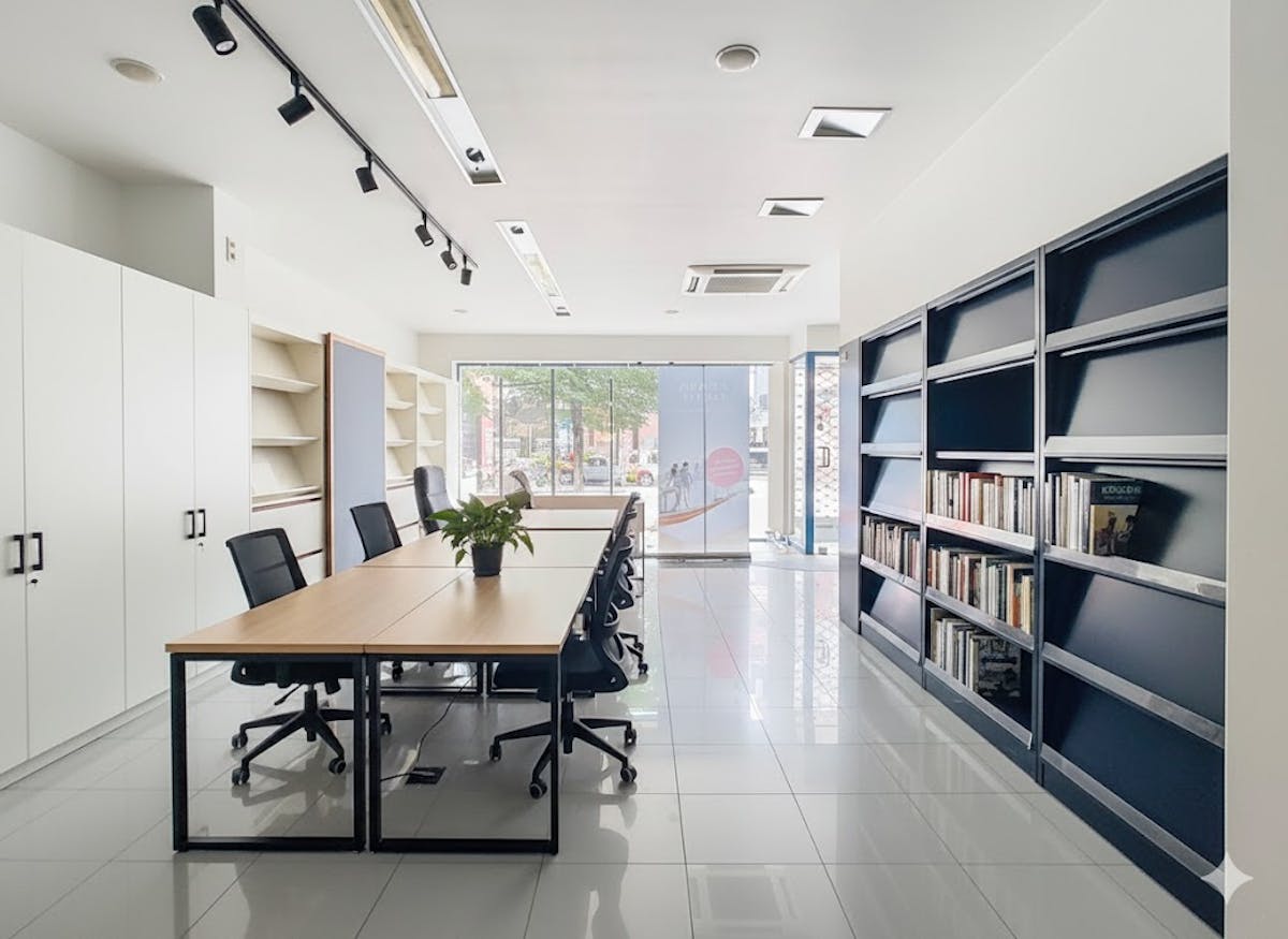 Propriété commerciale bénéficiant d'un emplacement privilégié dans le centre de Deinze - photo 3